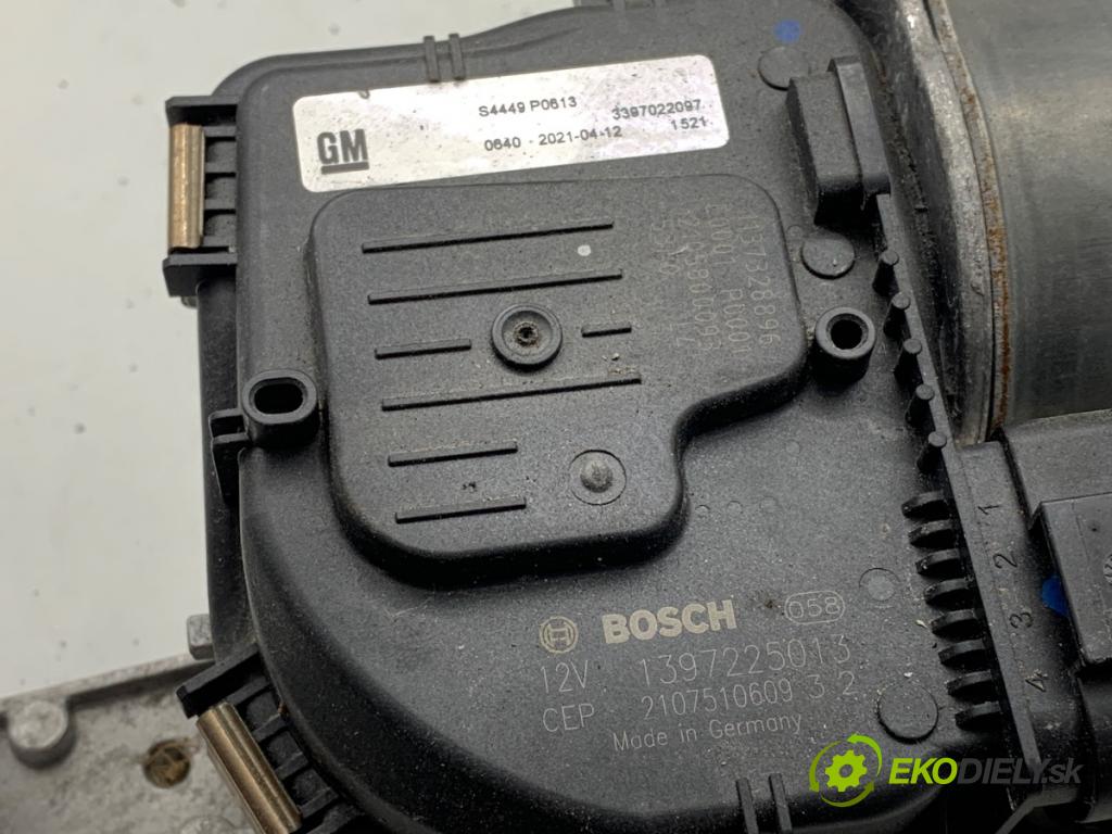 OPEL ASTRA K Kombi 2021 107 kW 1.2 Turbo (35) 1199 Motor stieračov predný ľavy 3397022097