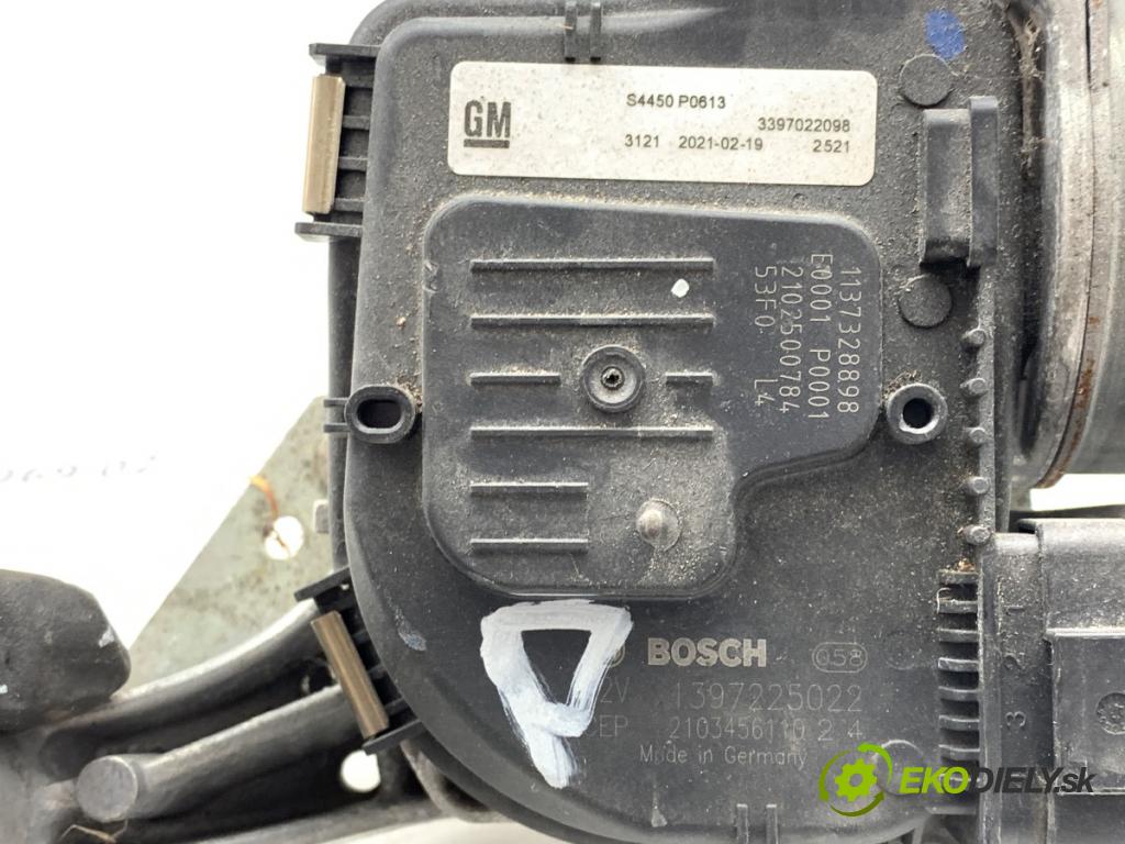 OPEL ASTRA K Kombi 2021 107 kW 1.2 Turbo (35) 1199 Motor stieračov predný pravy 3397022098
