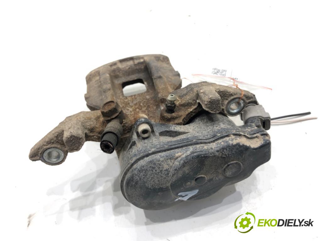 TOYOTA YARIS IV SUV 2022 68 kW 1.5 Hybrid (MXPJ10) 1490 brzdič třmen levý zadní část
