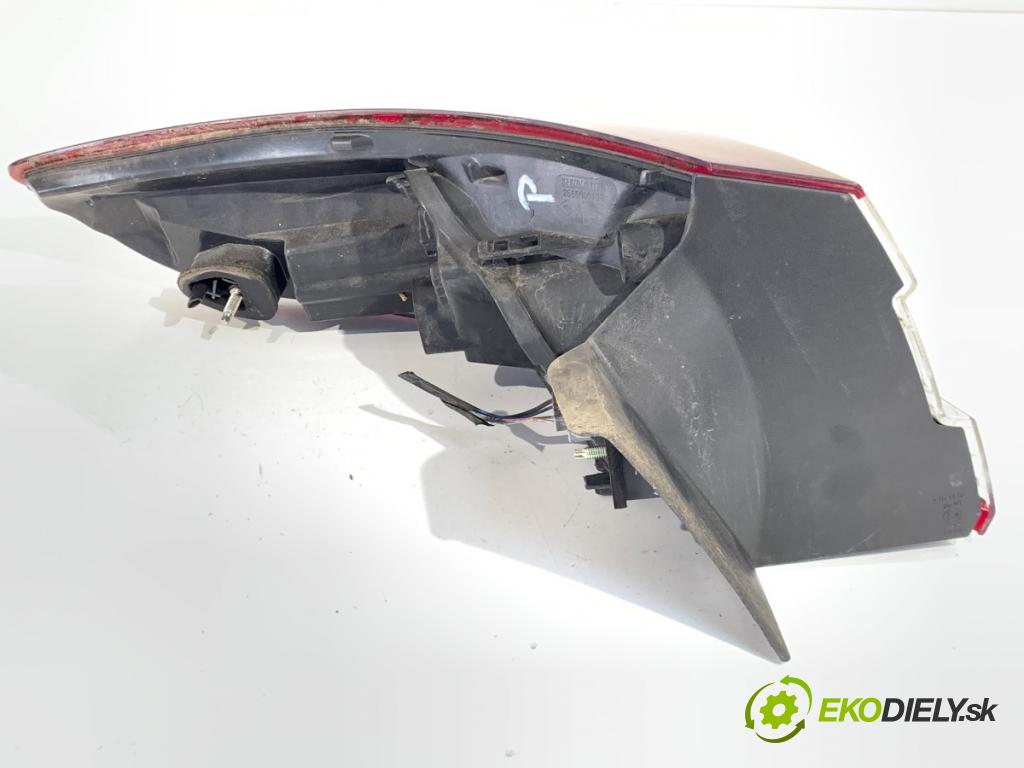 RENAULT MEGANE III Kombi 2014 81 kW 1.5 dCi (KZ09, KZ0D, KZ1G, KZ29, KZ14, KZ1W, KZ10, KZ1F,... 1461 světlo pravý zadní část 265500010R