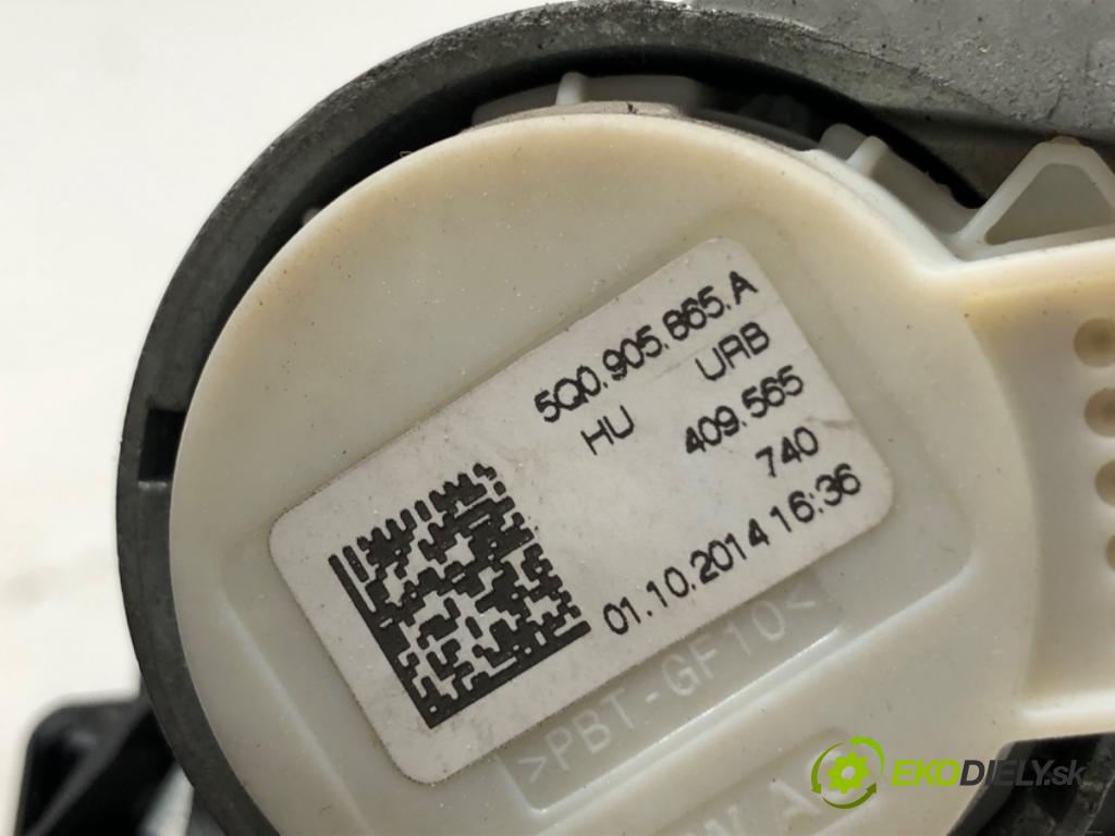 VW GOLF VII Kombi 2014 81 kW 1.6 TDI 1598 spinačka 1K0905851 (Spínacia skrinka)