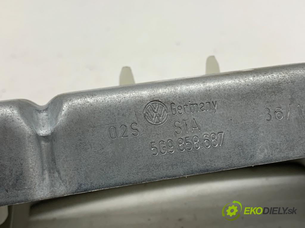 VW GOLF VII Kombi 2014 81 kW 1.6 TDI 1598 držadlo čalounění levý přední část 5G9858687