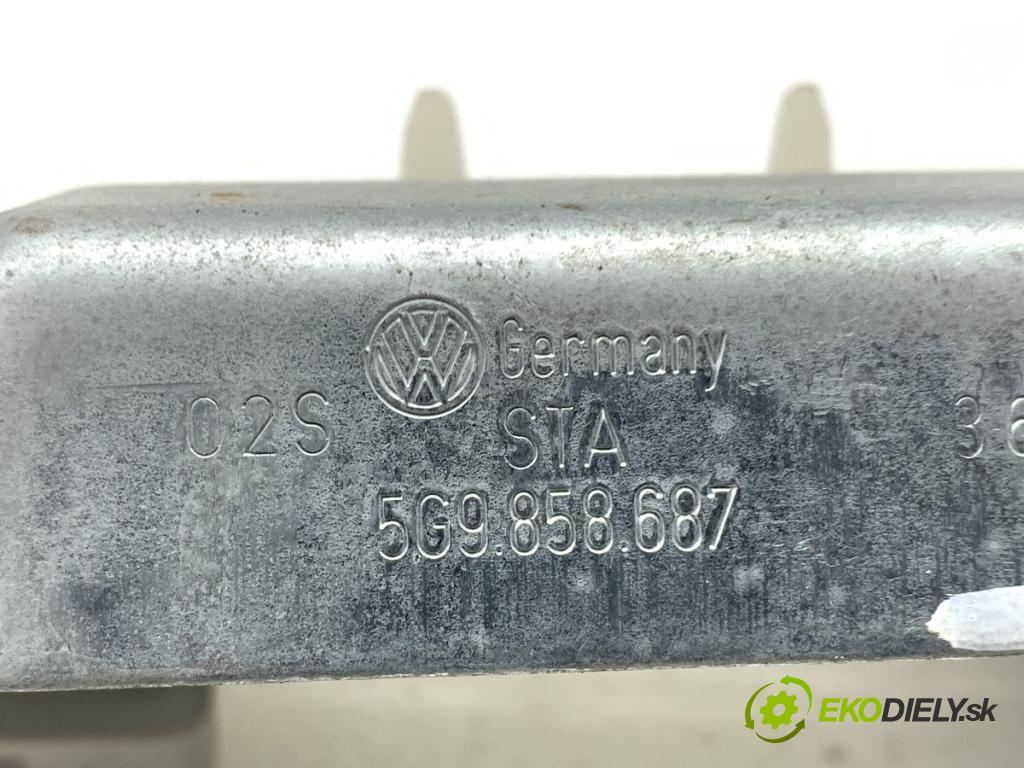 VW GOLF VII Kombi 2014 81 kW 1.6 TDI 1598 držadlo čalounění levý zadní část 5G9858687