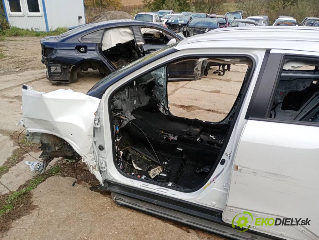 TOYOTA YARIS IV SUV 2022 68 kW 1.5 Hybrid (MXPJ10) 1490 KAROSERIA ČTVRŤÁK blatník práh střecha PODŁUŻNICA