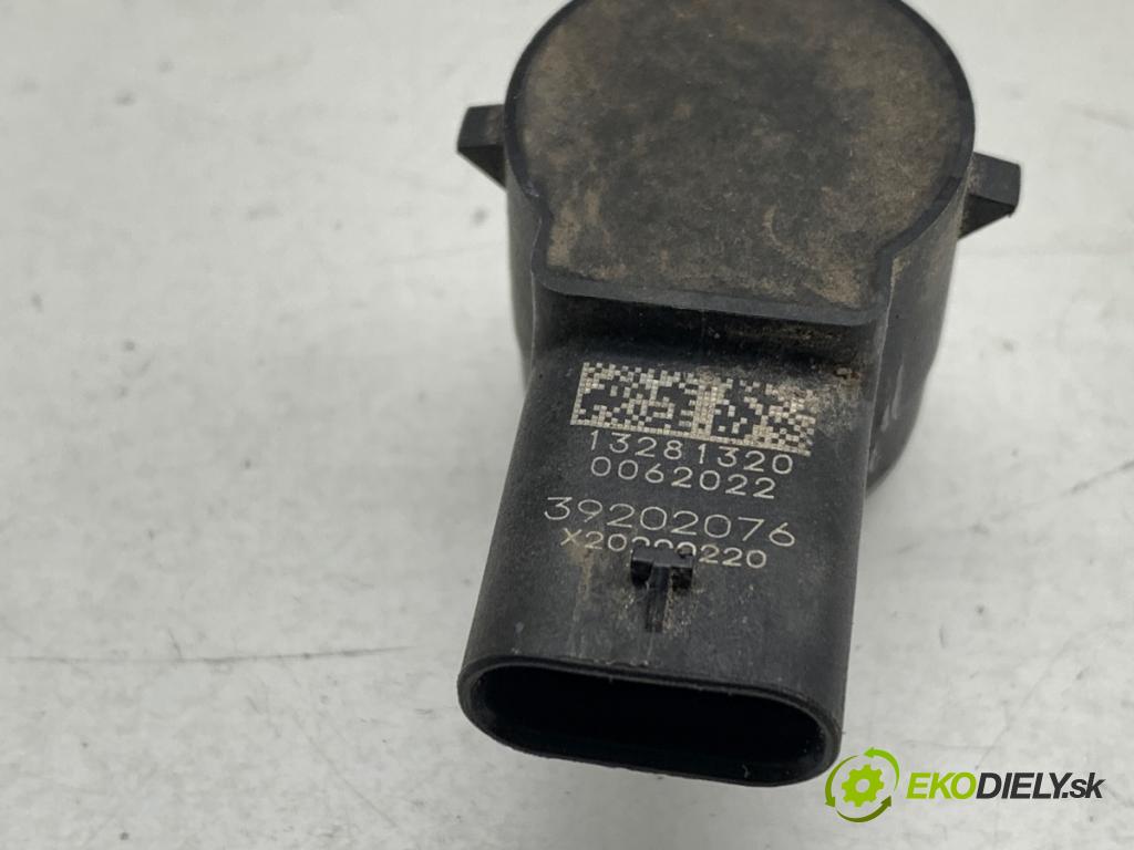 OPEL ASTRA K Kombi 2021 107 kW 1.2 Turbo (35) 1199 Snímač PDC 39202076