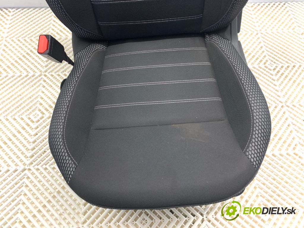 DACIA DUSTER SUV 2020 74 kW 1.0 TCe 100 (HMMT) 999 sedadlo levý přední část