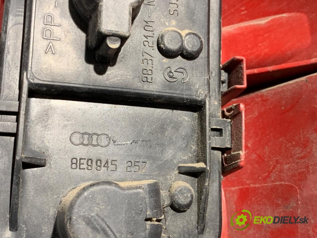 AUDI A4 B6 Kombi 2002 96 kW 1.9 TDI 1896 světlo levý zadní část