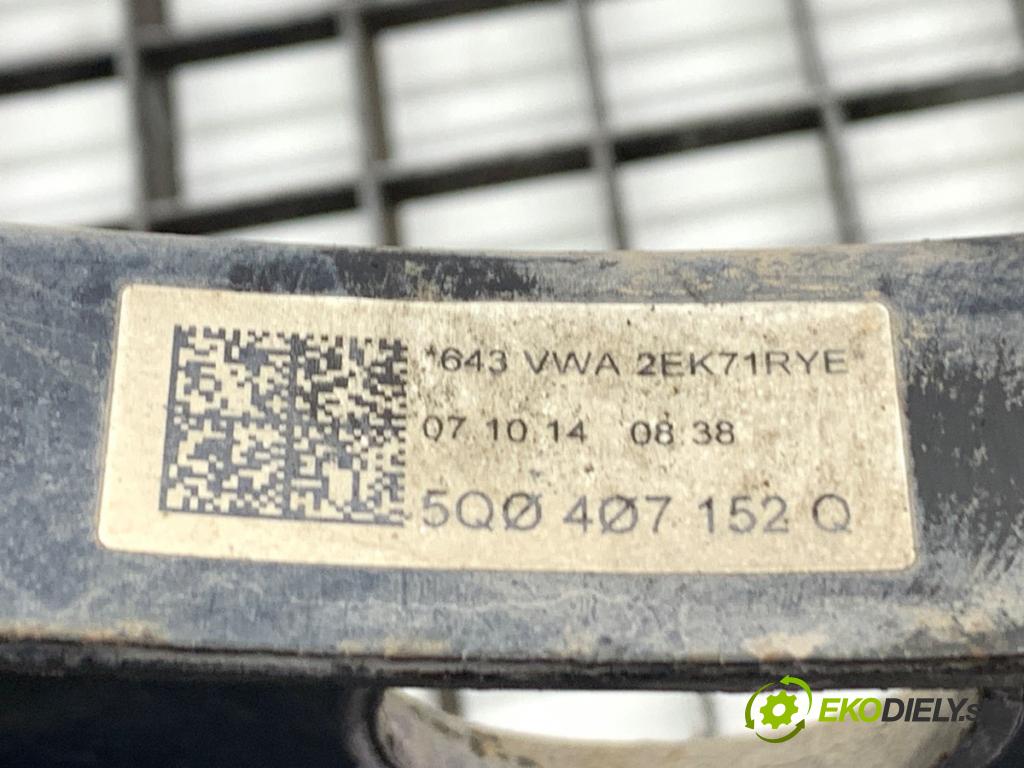 VW GOLF VII Kombi 2014 81 kW 1.6 TDI 1598 rameno pravý přední část 5Q0407152Q