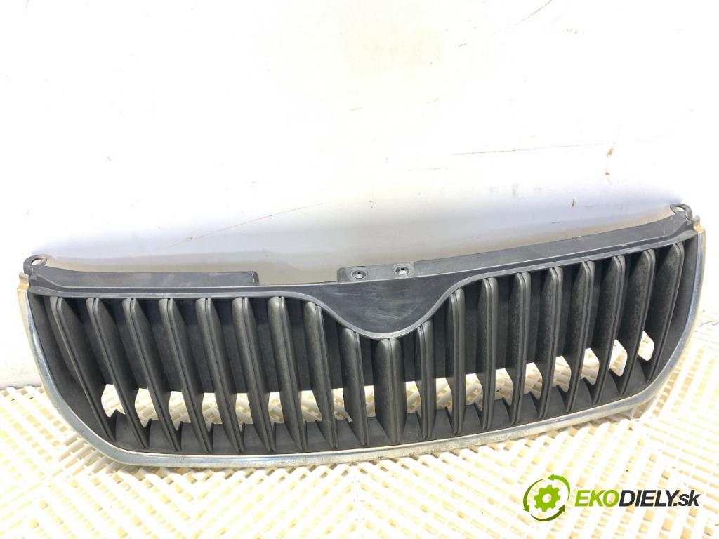 SKODA SUPERB II liftback 2013 103 kW 2.0 TDI 1968 mřížka maska 3T0853668A (Přední mřížka (maska chladiče))