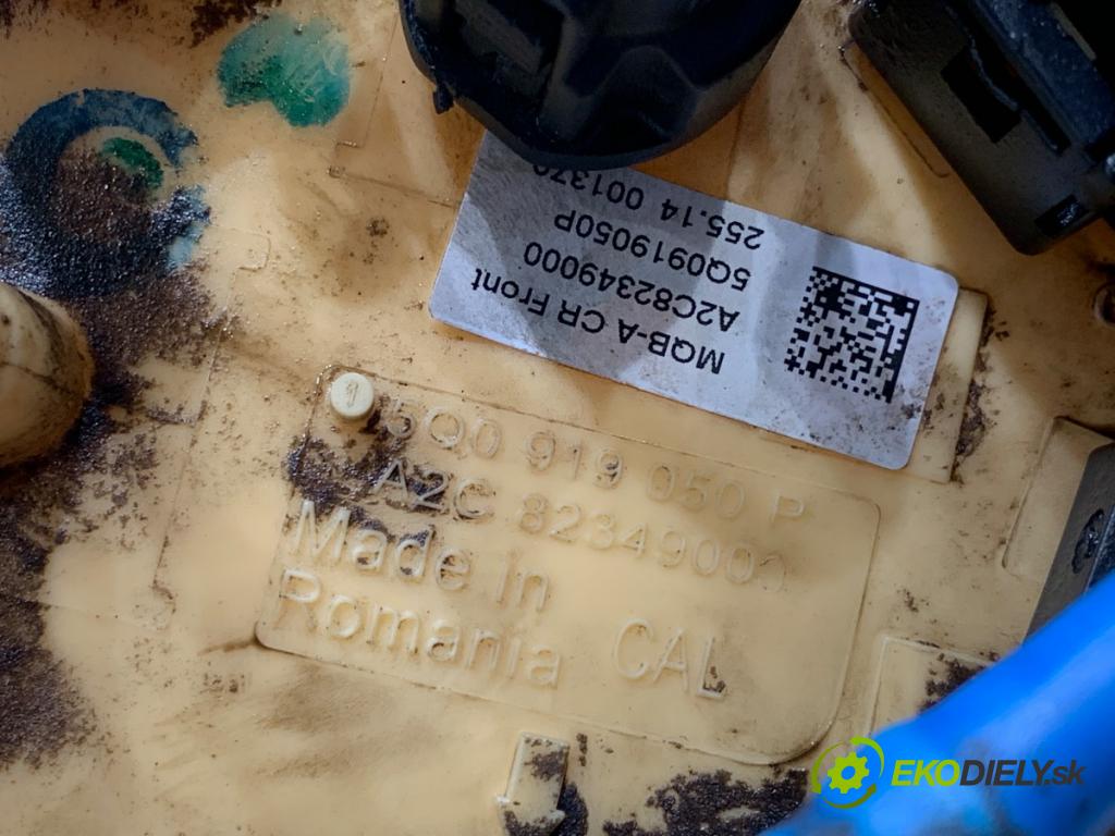 VW GOLF VII Kombi 2014 81 kW 1.6 TDI 1598 pumpa paliva 5Q0919050P