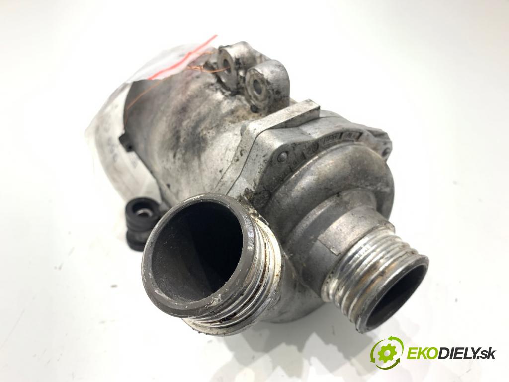 BMW E60 sedan 2005 160 kW 525 i 2996 Pumpa vody 70285120 (Vodná pumpa)