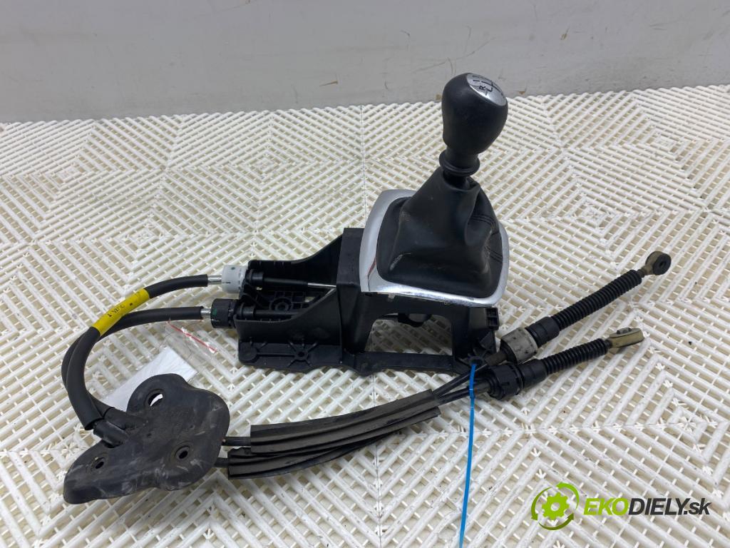 RENAULT MEGANE III Kombi 2014 81 kW 1.5 dCi (KZ09, KZ0D, KZ1G, KZ29, KZ14, KZ1W, KZ10, KZ1F,... 1461 Kulisa 8201062921 (Rýchlostná páka (kulisa))