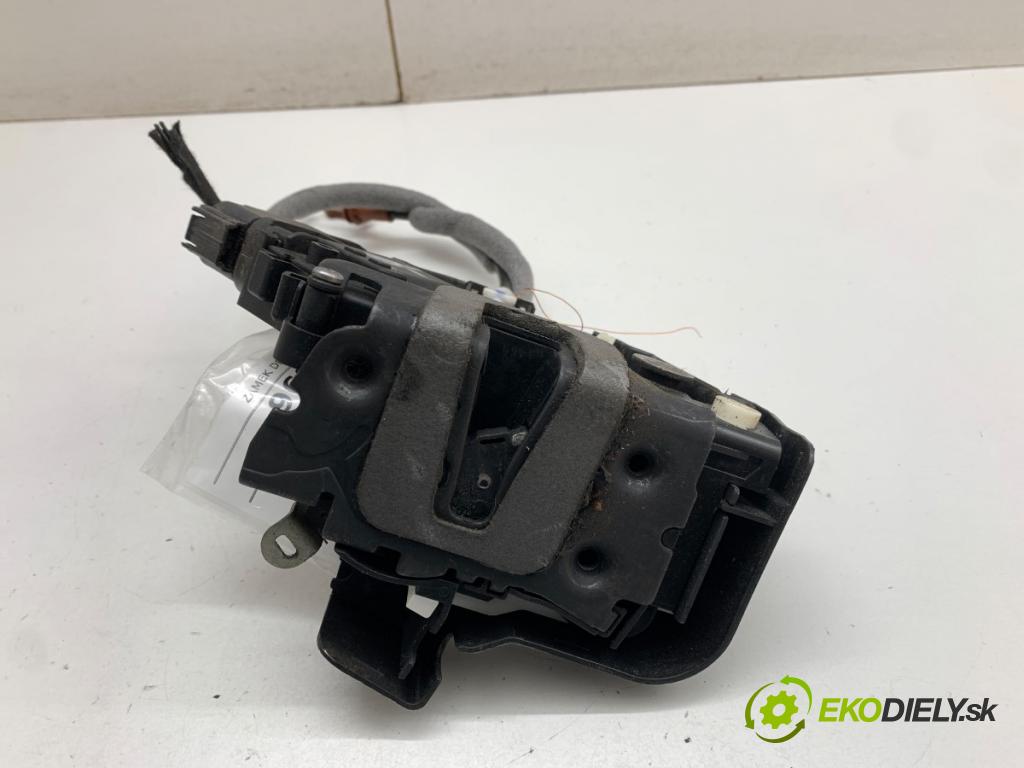 FORD MONDEO MK4 liftback 2008 74 kW 1.8 TDCi 1753 zámok Dvere pravy zad 6M2A-R26412-BC