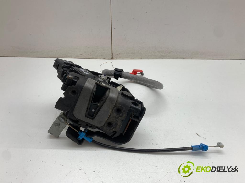 FORD MONDEO MK4 liftback 2008 74 kW 1.8 TDCi 1753 zámok Dvere pravy predný 8M2A-R21812-AA