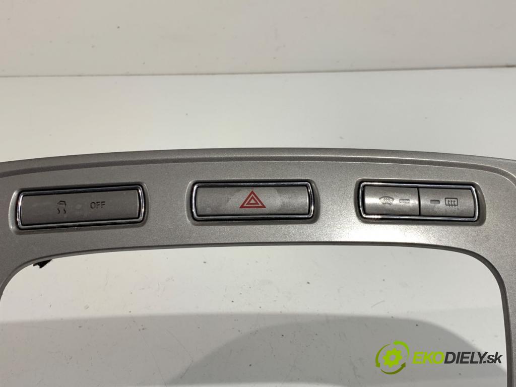 FORD MONDEO MK4 liftback 2008 74 kW 1.8 TDCi 1753 lišty kryt 7S71-A045F02-A (Lišta)