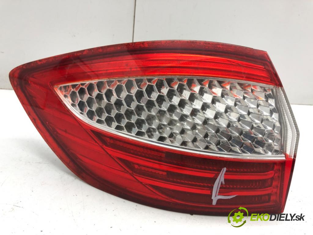 FORD MONDEO MK4 liftback 2008 74 kW 1.8 TDCi 1753 světlo levý zadní část 