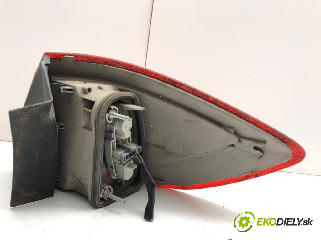 FORD MONDEO MK4 liftback 2008 74 kW 1.8 TDCi 1753 světlo levý zadní část