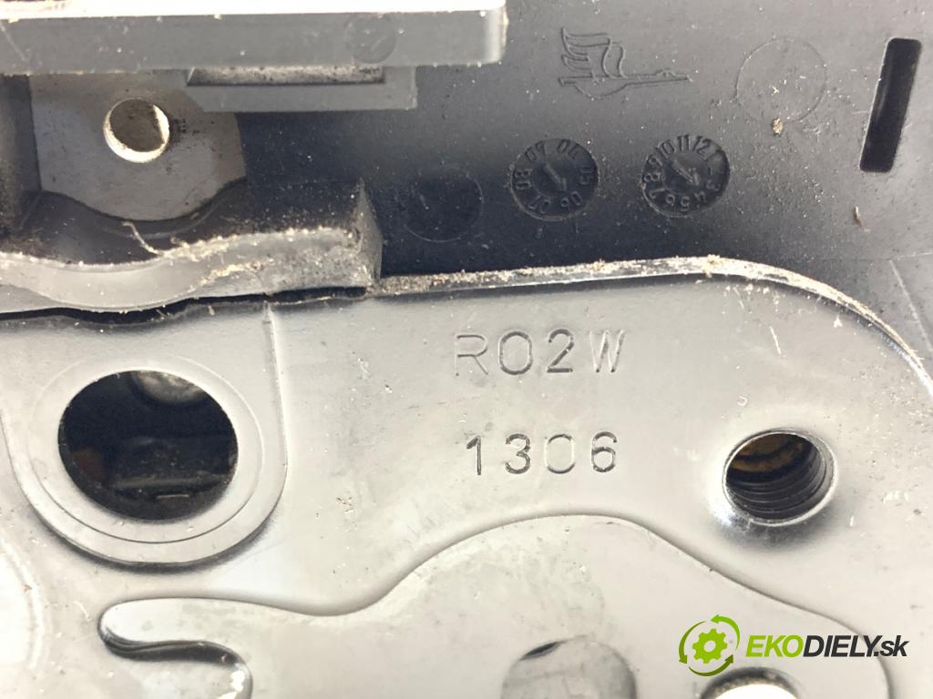 VW PASSAT B6 sedan 2006 110 kW 2.0 FSI 1984 zámok Dvere pravy predný 3C1837016A