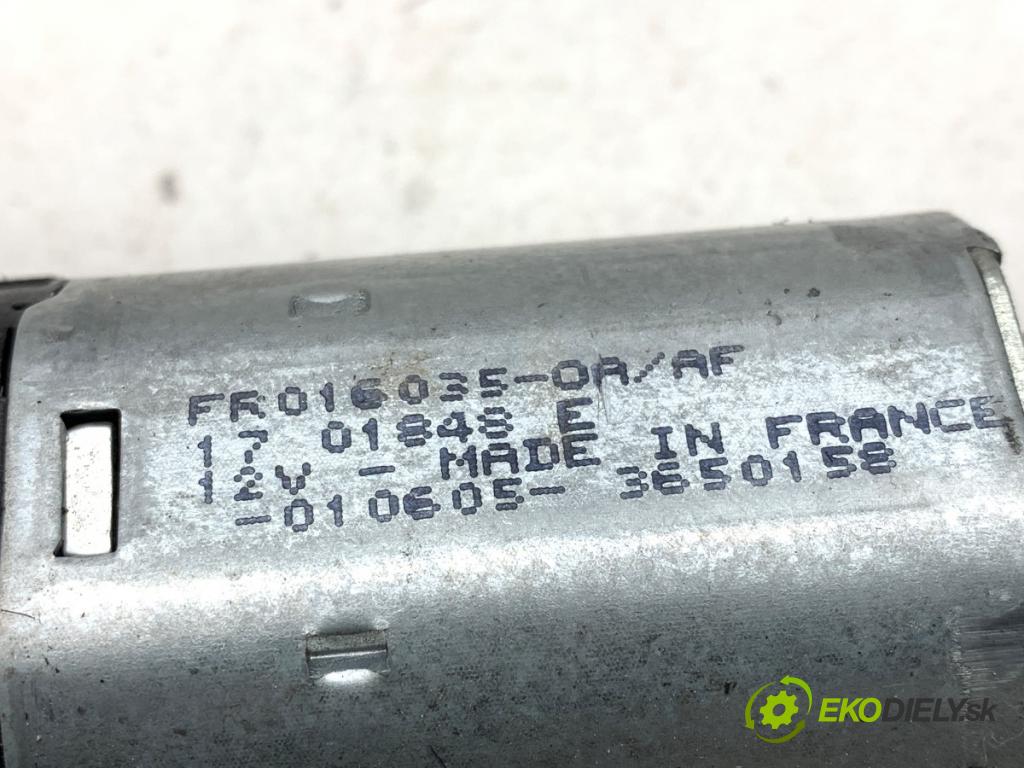 PEUGEOT 407 SW Kombi 2005 100 kW 2.0 HDi 135 1997 motor střešního okna FR016035