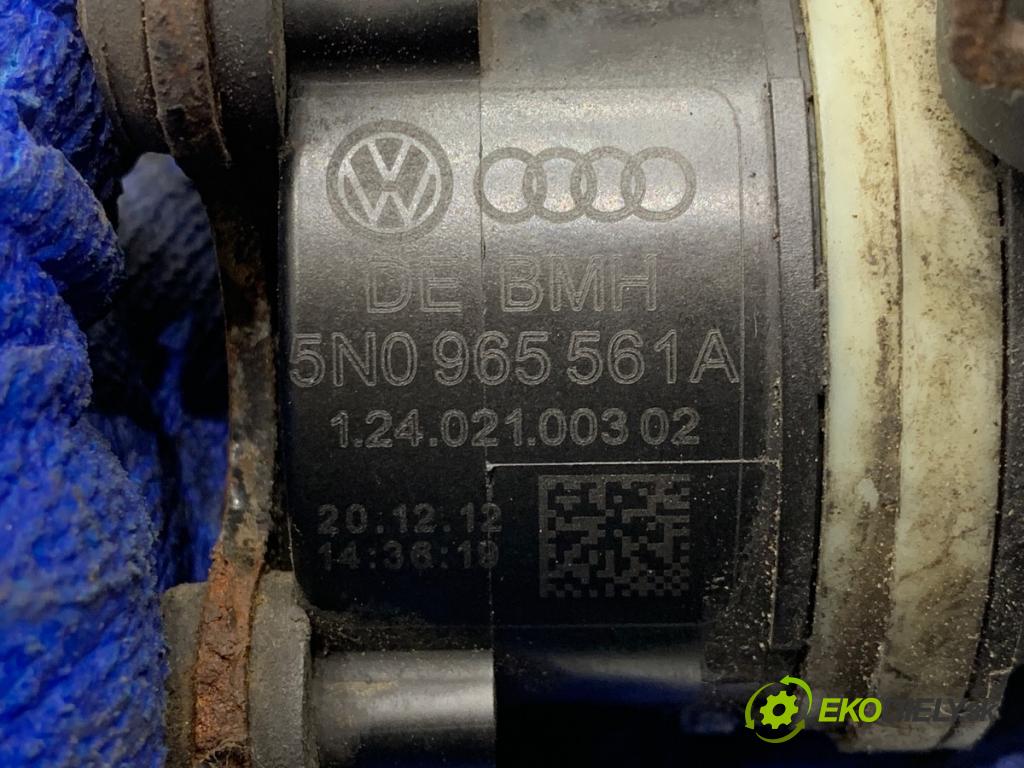 SKODA SUPERB II liftback 2013 103 kW 2.0 TDI 1968 DALŠÍ: pumpa vody 5N0965561A (Vodní pumpa)
