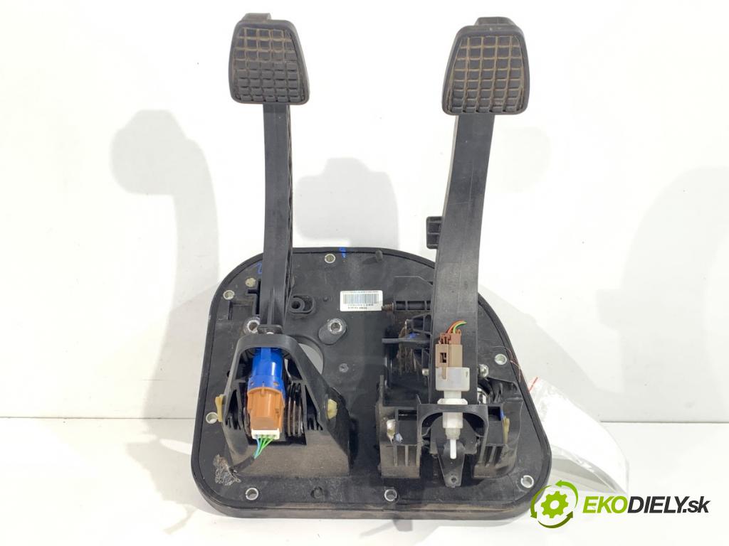 IVECO DAILY VI Platforma / podwozie 2017 115 kW 33S16, 35S16, 35C16, 40C16, 50C16 2287 PEDÁL: 5801492032 (Potenciometer plynového pedálu)