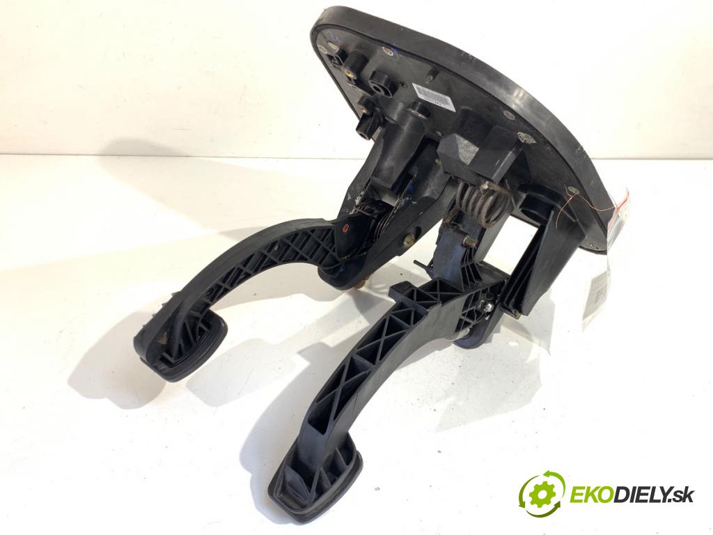 IVECO DAILY VI Platforma / podwozie 2017 115 kW 33S16, 35S16, 35C16, 40C16, 50C16 2287 PEDÁL: 5801492032 (Potenciometer plynového pedálu)
