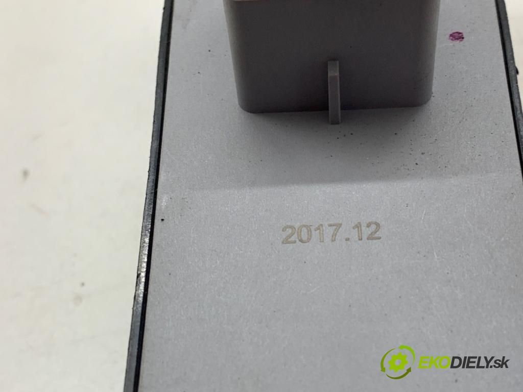 VW PASSAT B6 sedan 2006 110 kW 2.0 FSI 1984 Prepínač okien  (Prepínacie páčky pod volantom)