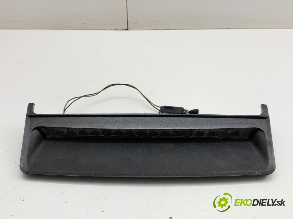 OPEL ASTRA H liftback 2006 66 kW 1.4 (L48) 1364 Svetlo brzdových svetiel 09927032
