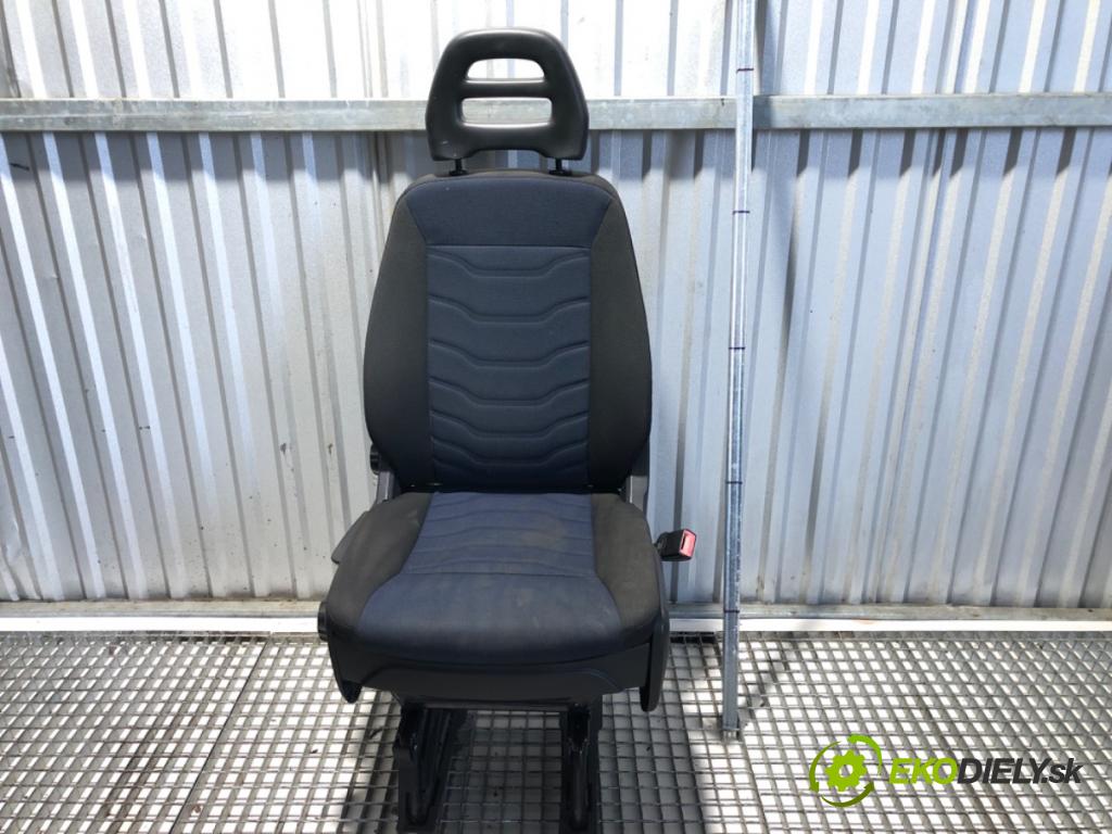 IVECO DAILY VI Platforma / podwozie 2017 115 kW 33S16, 35S16, 35C16, 40C16, 50C16 2287 sedadlo pravý přední část 