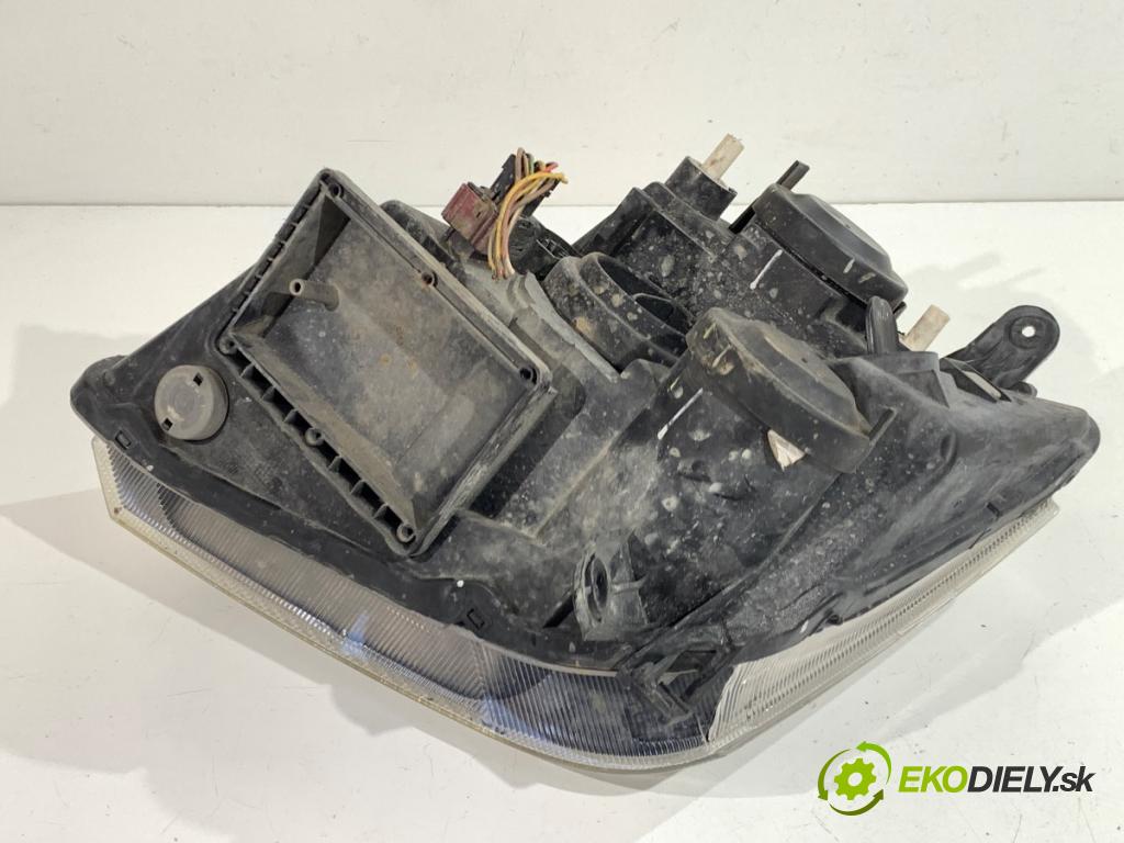 OPEL MERIVA A nadwozie wielkoprzestrzenne (MPV) 2003 64 kW 1.6 (E75) 1598 světlomet pravý přední část 93321053