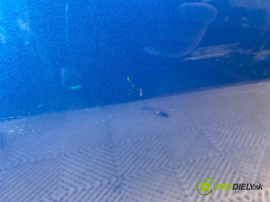 FORD FOCUS IV liftback 2019 92 kW 1.0 EcoBoost 999 Dvere pravy zad