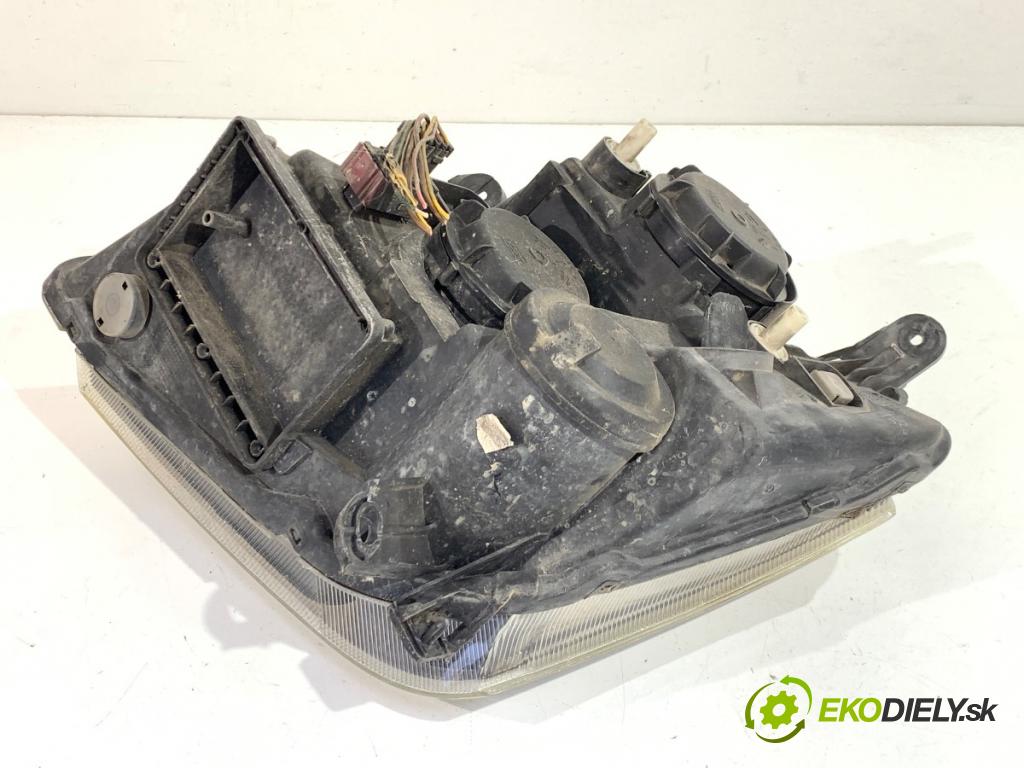OPEL MERIVA A nadwozie wielkoprzestrzenne (MPV) 2005 74 kW 1.6 16V (E75) 1598 světlomet pravý přední část 93321053
