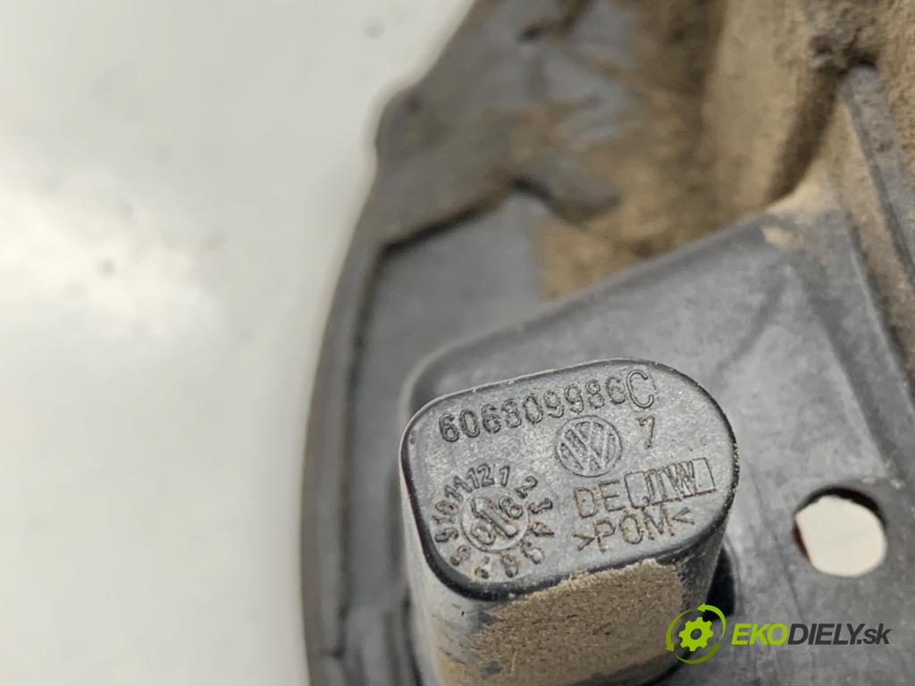VW POLO IV 9N liftback 2009 51 kW 1.4 TDI 1422 Dvierka nádrže paliva (Kľučka dverí ostatné)