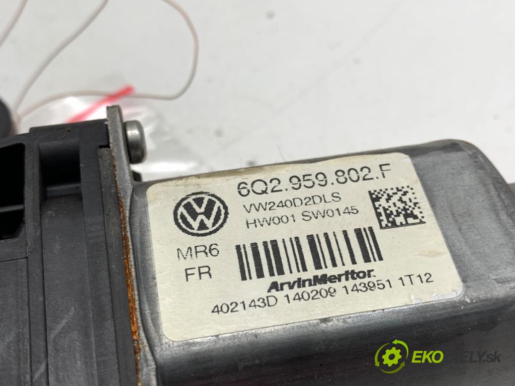 VW POLO IV 9N liftback 2009 51 kW 1.4 TDI 1422 motor sťahovaní okna levý přední část 6Q2959802F
