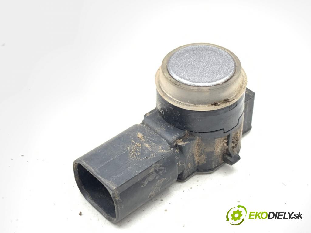 PEUGEOT 3008 SUV 2020 96 kW 1.2 THP/ PureTech 130 1199 snímač PDC 9800210677F4