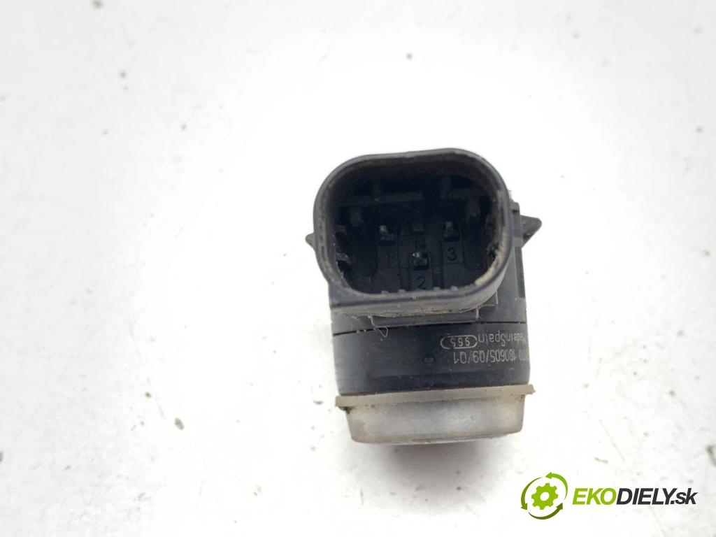PEUGEOT 3008 SUV 2020 96 kW 1.2 THP/ PureTech 130 1199 snímač PDC 9800210677F4