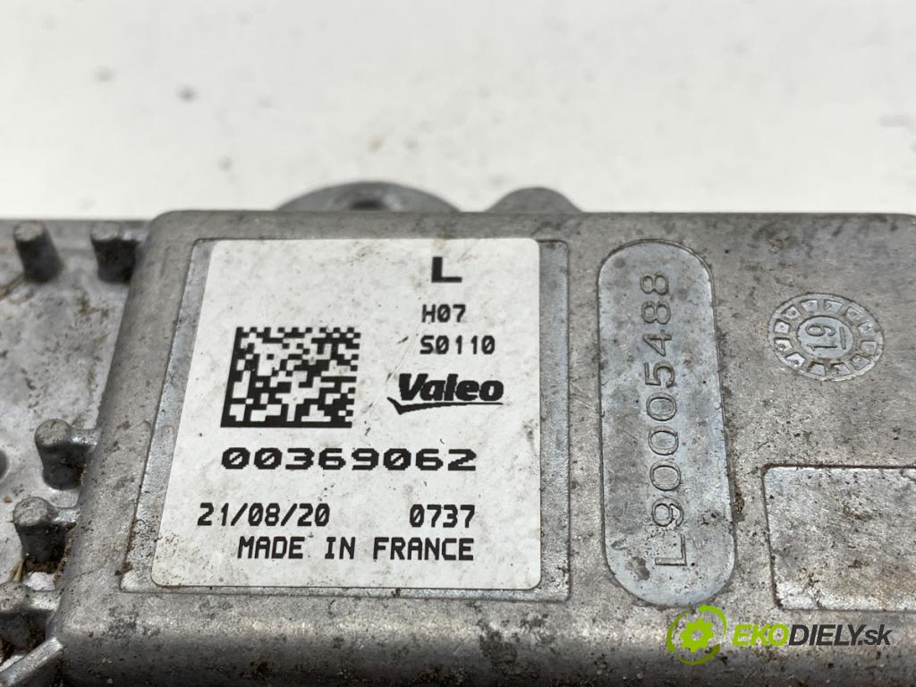 PEUGEOT 3008 SUV 2020 96 kW 1.2 THP/ PureTech 130 1199 měnič XENON 00369062 (Řídící jednotka xenonu)