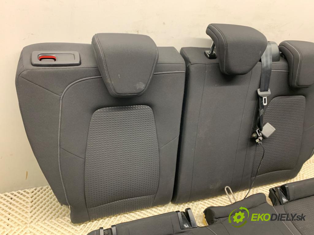 FORD FOCUS IV liftback 2019 92 kW 1.0 EcoBoost 999 sedadla sedačky sedadlo boční
