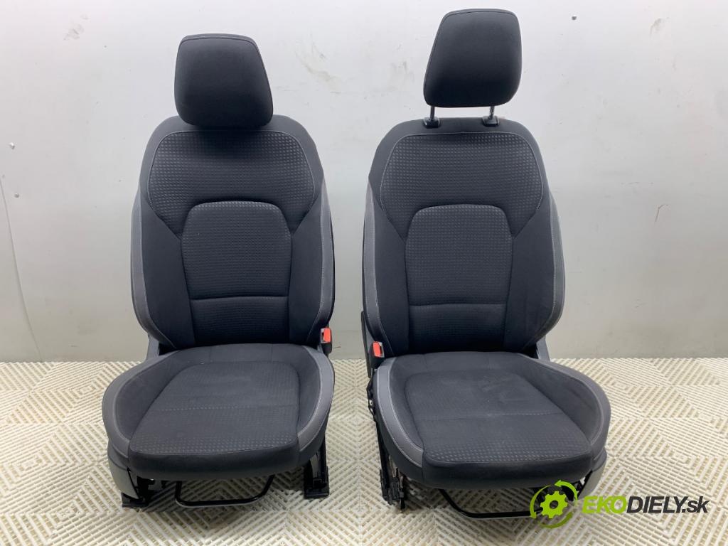 FORD FOCUS IV liftback 2019 92 kW 1.0 EcoBoost 999 sedadla sedačky sedadlo boční