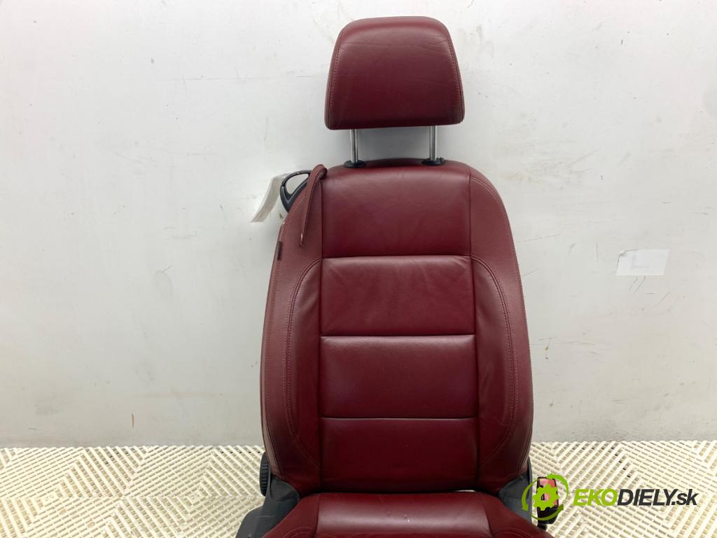 VW EOS kabriolet 2008 103 kW 2.0 TDI 1968 sedadlo pravý přední část