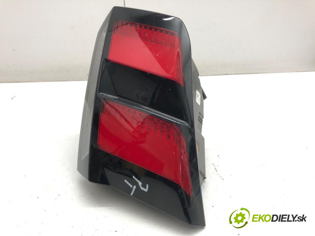 PEUGEOT 3008 SUV 2020 96 kW 1.2 THP/ PureTech 130 1199 světlo pravý zadní část vnitřní 9810477780