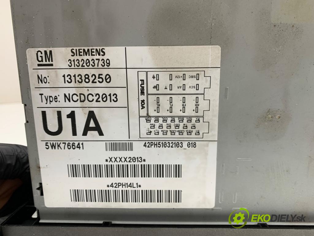OPEL VECTRA C sedan 2004 81 kW 1.8 (F69) 1796 RADIO 13138250 (Audio zariadenie)