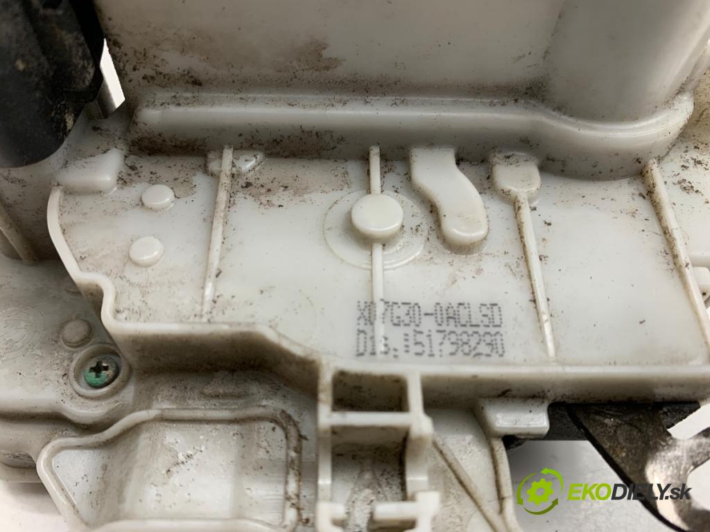 FIAT BRAVO II liftback 2007 88 kW 1.9 D Multijet (198AXB1A) 1910 zámok Dvere pravy predný 51798290