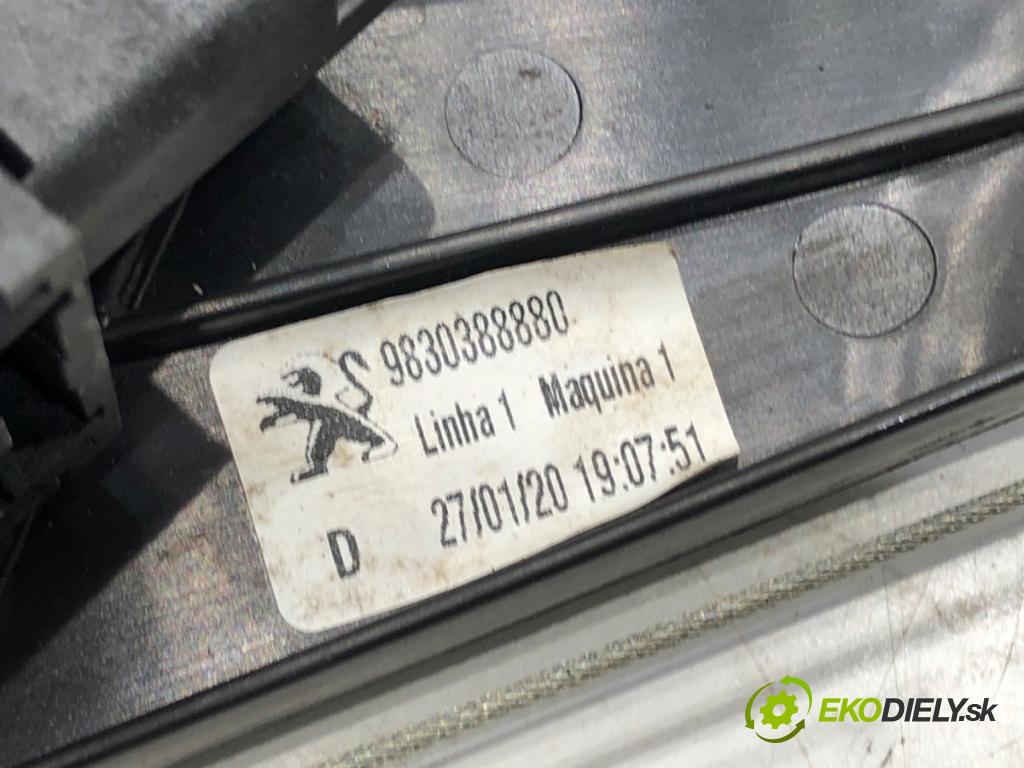 PEUGEOT 3008 SUV 2020 96 kW 1.2 THP/ PureTech 130 1199 mechanismus okna pravý zadní část 9830388880