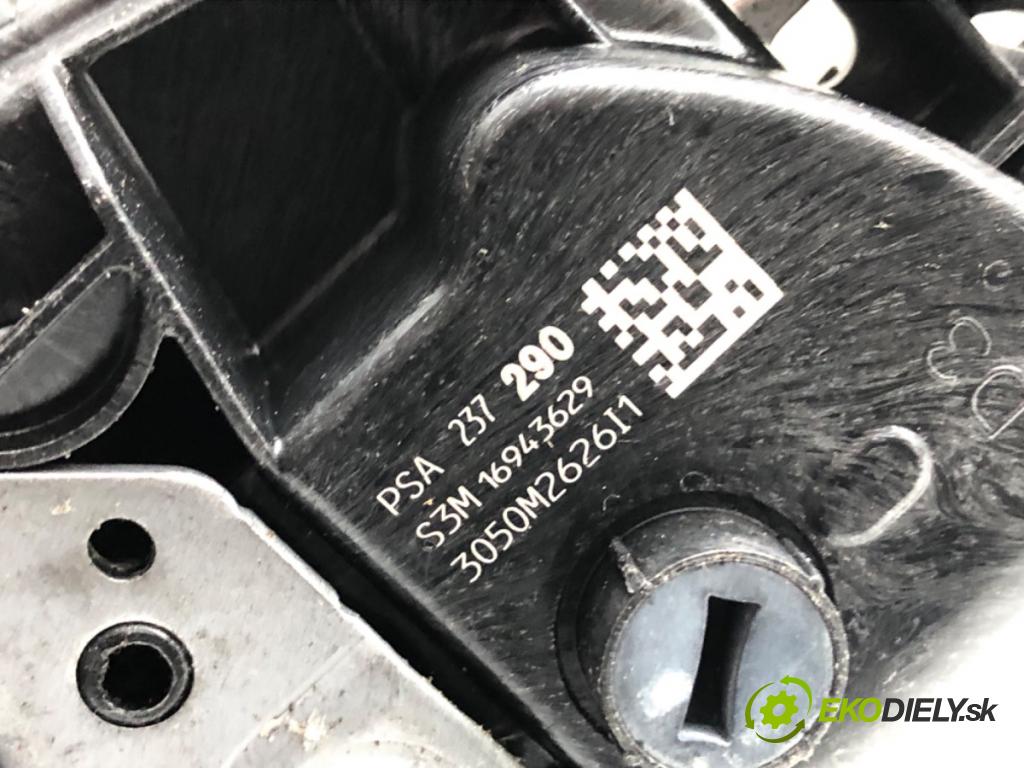 PEUGEOT 3008 SUV 2020 96 kW 1.2 THP/ PureTech 130 1199 zámok dveře pravý zadní část PSA237290