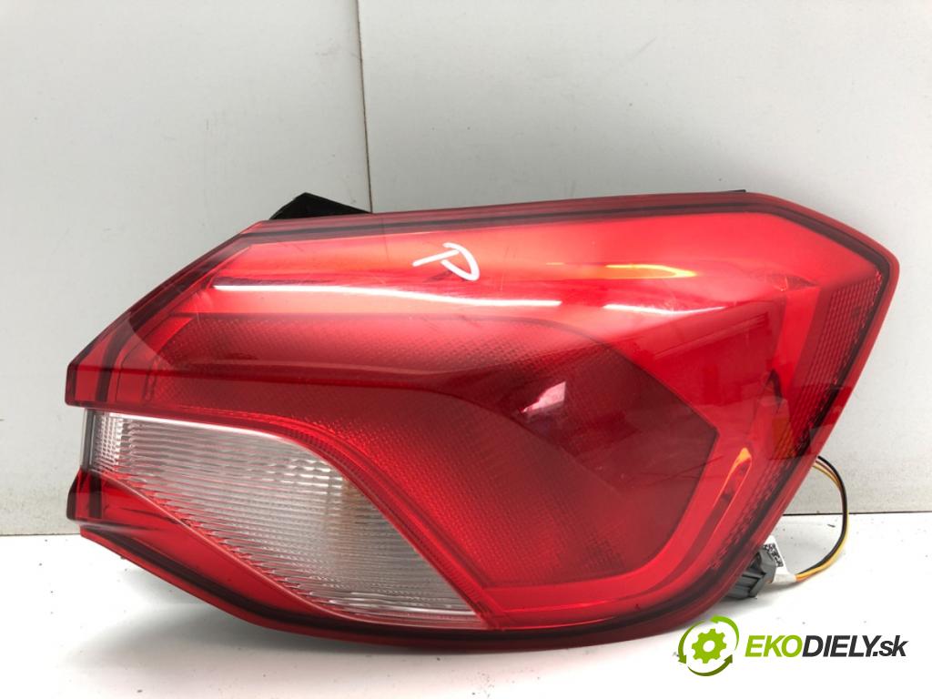 FORD FOCUS IV liftback 2019 92 kW 1.0 EcoBoost 999 Svetlo pravy zad JX7B-13404-CE