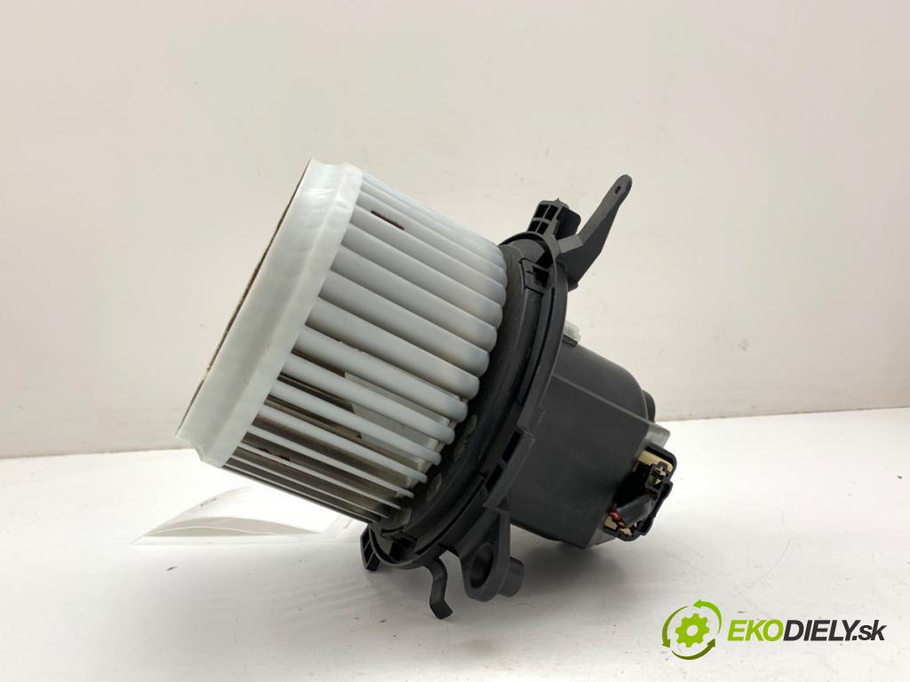 PEUGEOT 3008 SUV 2020 96 kW 1.2 THP/ PureTech 130 1199 ventilátor kúrenia 5P1300000