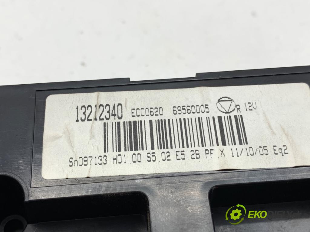 OPEL VECTRA C Kombi 2005 88 kW 1.9 CDTI (F35) 1910 Panel ovládaní topení 13212340 (Páčky pod volantem)