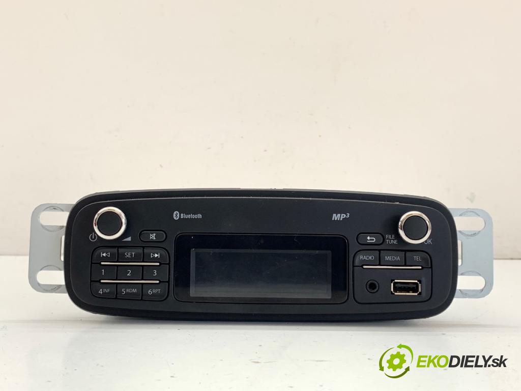 RENAULT CLIO IV liftback 2015 66 kW 1.5 dCi 90 1461 RADIO 281159981R (Audio zariadenie)