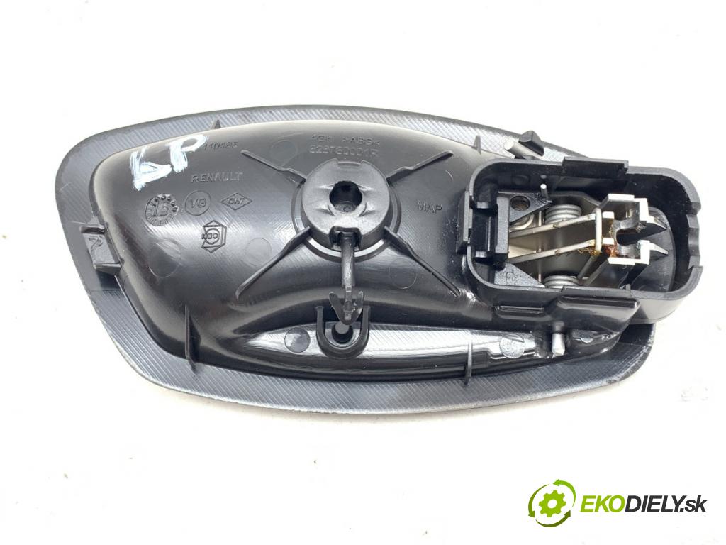 RENAULT CLIO IV liftback 2015 66 kW 1.5 dCi 90 1461 klika vnitřní levý přední část 826730001R